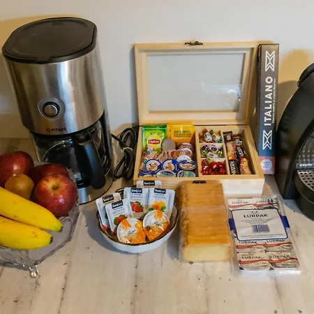 Angel Mezonet 아파트