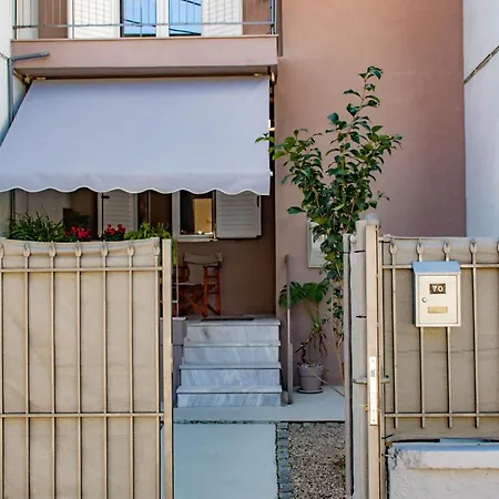 Angel Mezonet 아파트 *