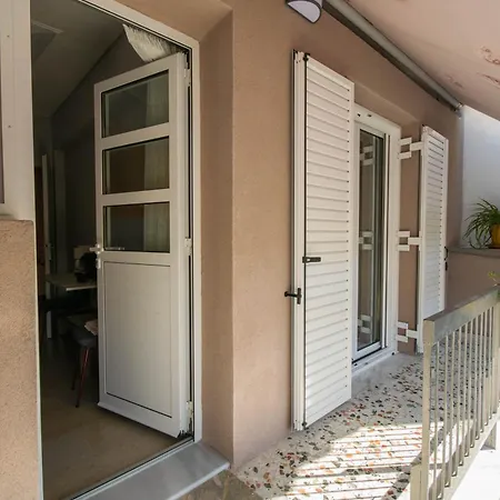 Angel Mezonet アパート Amaliada